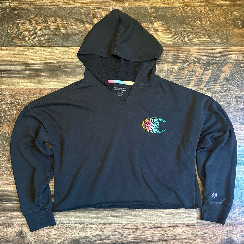 Champion cropped hoodie with long sleeves size small